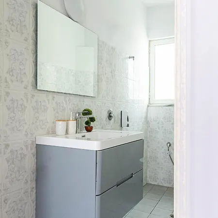 44 - & Access Himare